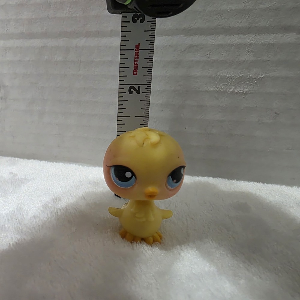 LITTLEST PET SHOP LPS #13 & #81  Vintage Authentic Chick Yellow with Blue Eyes‎
